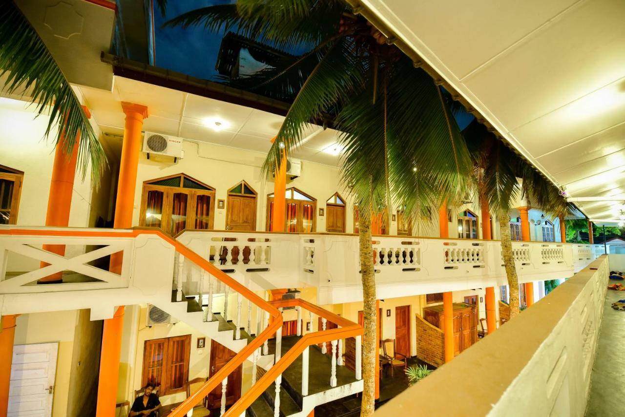 International Beach Hotel & Restaurant Hikkaduwa Exterior foto